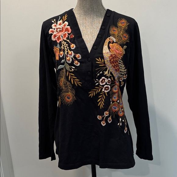 Johnny Was Embroidered Peacock Floral Black Boho Top V-Neck Button Size Medium - Picture 4 of 15